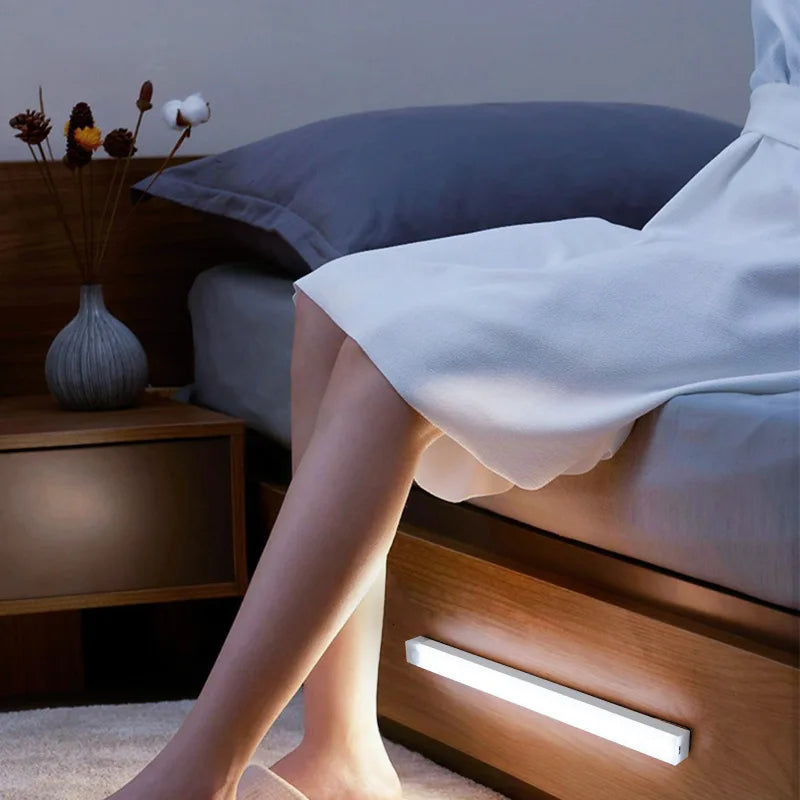 Barra de luz LED inalámbrica recargable por USB con sensor de movimiento, luz nocturna magnética para armario, lámpara portátil inalámbrica para cocina.